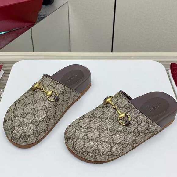 Gucci mule slippers in GG Supreme canvas - Picture 4 of 7